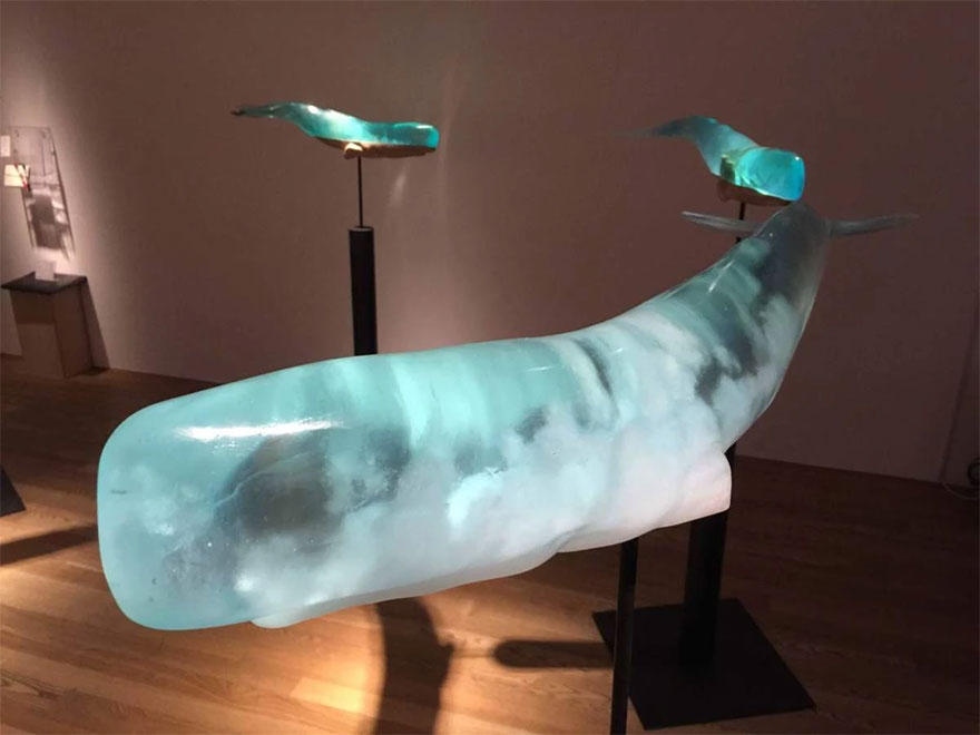 ballenas-resina-translucida-samsara-isana-yamada (5)