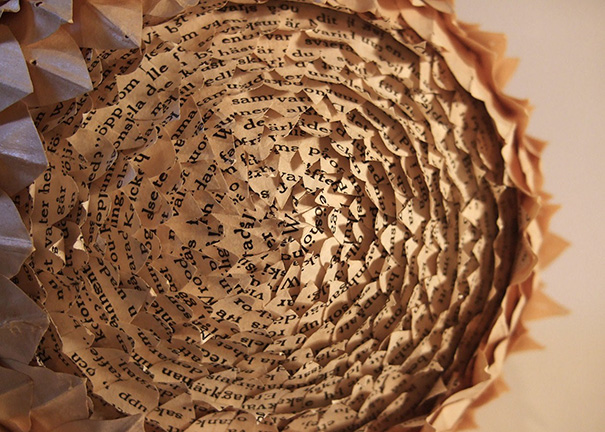 libros-viejos-reciclados-arte-cecilia-levy (4)