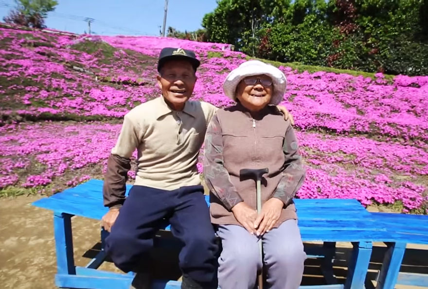 marido-planta-flores-esposa-ciega-kuroki-japon (2)