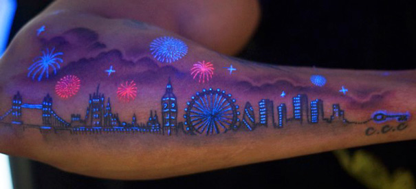 tatuajes-ultravioletas-oscuridad-luz-negra (1)