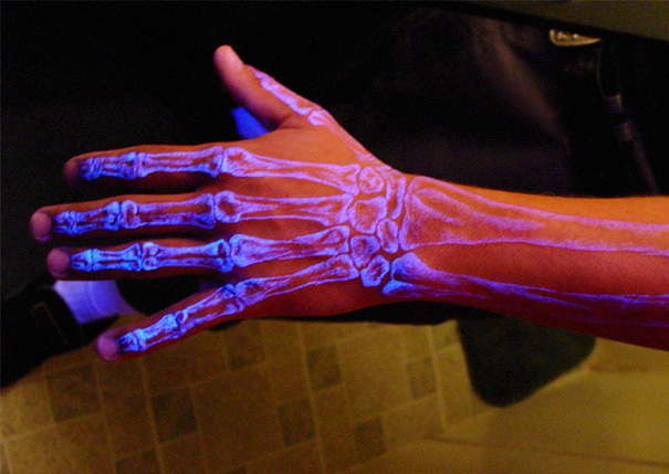 tatuajes-ultravioletas-oscuridad-luz-negra (4)
