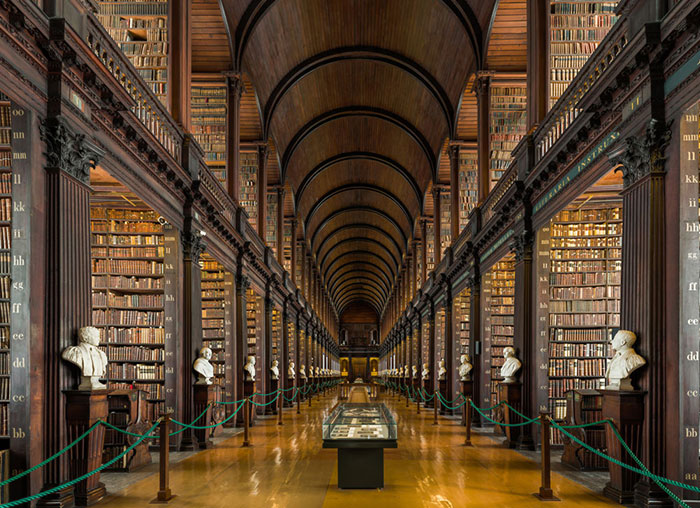 La cámara de esta biblioteca en Dublín tiene 300 años y más de 200.000 libros