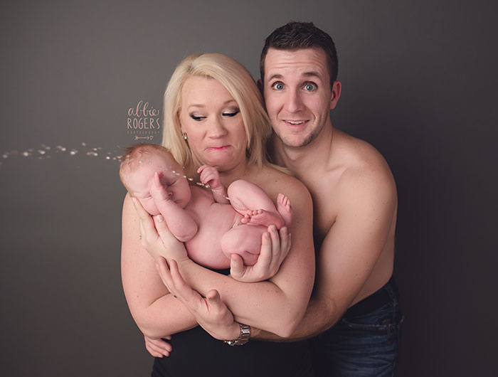 Ese momento inolvidable en el que un bebé interrumpe una sesión de fotos con una «ducha»