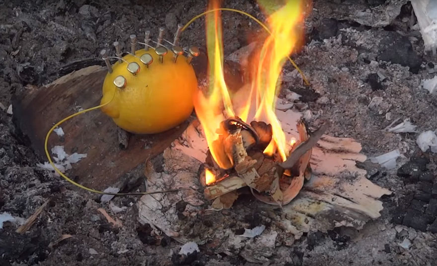 truco-hacer-fuego-bateria-limon (6)