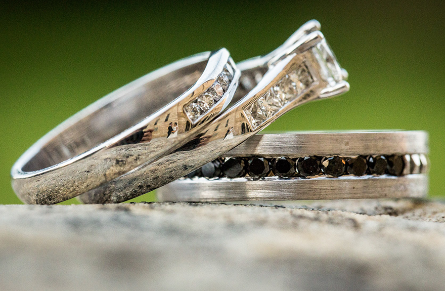 fotos-bodas-reflejo-anillos-peter-adams-shawn (1)