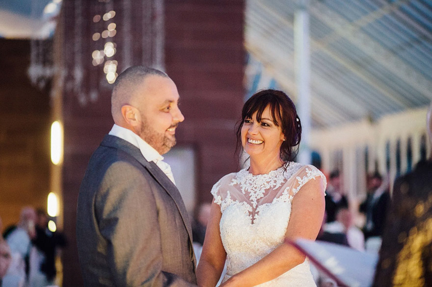 novia-rapada-marido-enfermo-terminal-craig-joan-lyons (4)