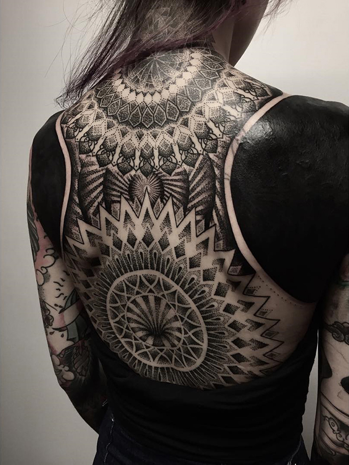 tatuajes-cubiertos-negro-chester-lee-singapur (3)