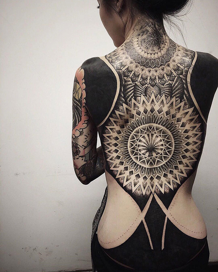 tatuajes-cubiertos-negro-chester-lee-singapur (4)