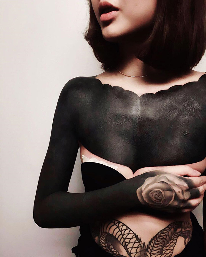 tatuajes-cubiertos-negro-chester-lee-singapur (6)