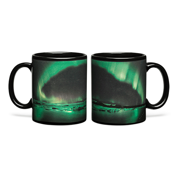 Esta taza con la Aurora Boreal cambia con el calor