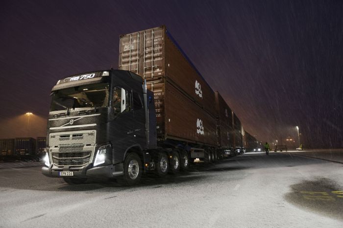 Un Camión De Volvo Arrastró 750 Toneladas