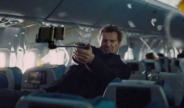 armas-reemplazadas-palos-selfie-peliculas (4)