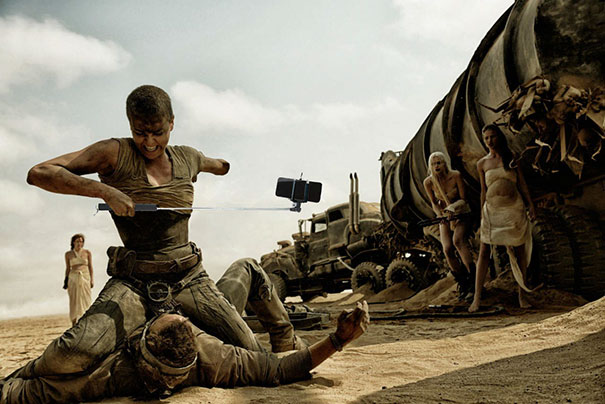armas-reemplazadas-palos-selfie-peliculas (5)