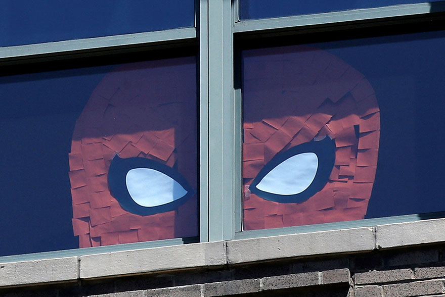guerra-postits-edificios-oficinas-nueva-york (4)