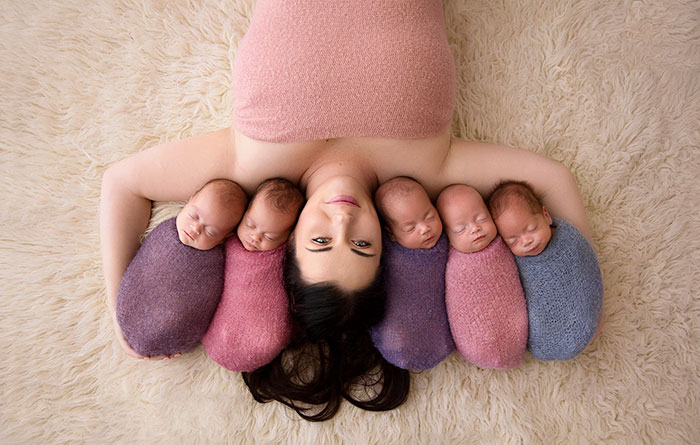 Esta madre dio a luz quintillizos y tuvo la sesión de fotos más adorable