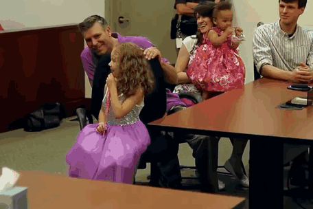 audiencia-juzgado-personajes-disney-adopcion-danielle-koning (1)