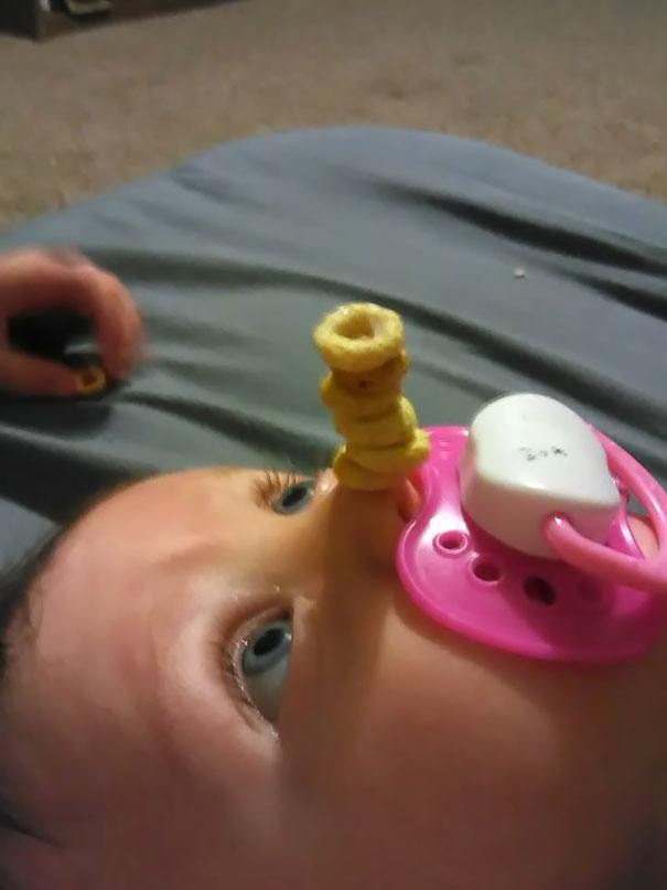 desafio-cheerio-padres-apilando-cereales-bebes (3)