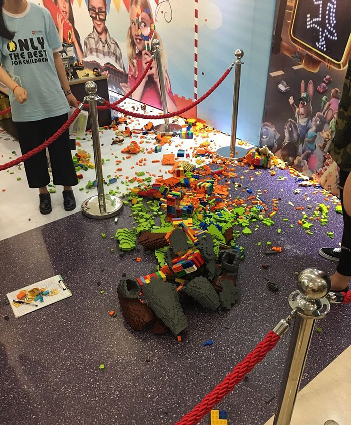 escultura-lego-zootropolis-destruida-china (3)