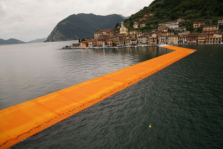 instalacion-artistica-embarcaderos-flotantes-christo-jeanne-claude-italia (8)