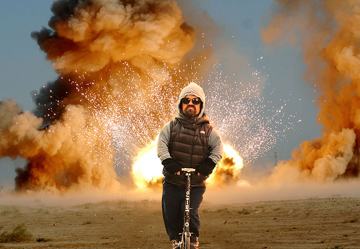 peter-dinklage-en-patinete-en-batalla-divertida-de-photoshop-tyrion-lannister-juego-de-tronos (6)