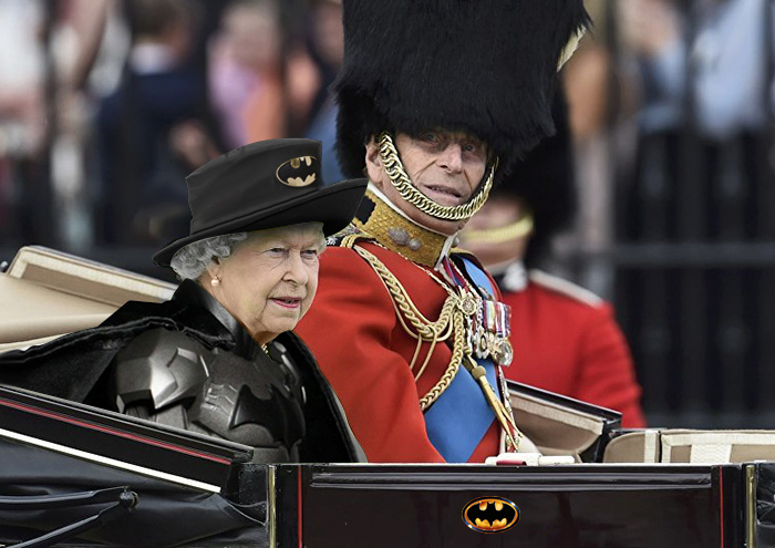 reina-inglaterra-traje-pantalla-verde (7)
