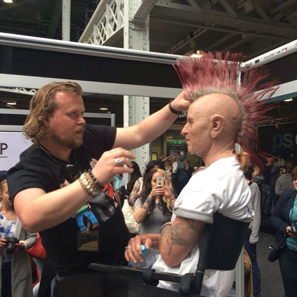 transformacion-maquillaje-anciano-punk-neill-gorton (4)