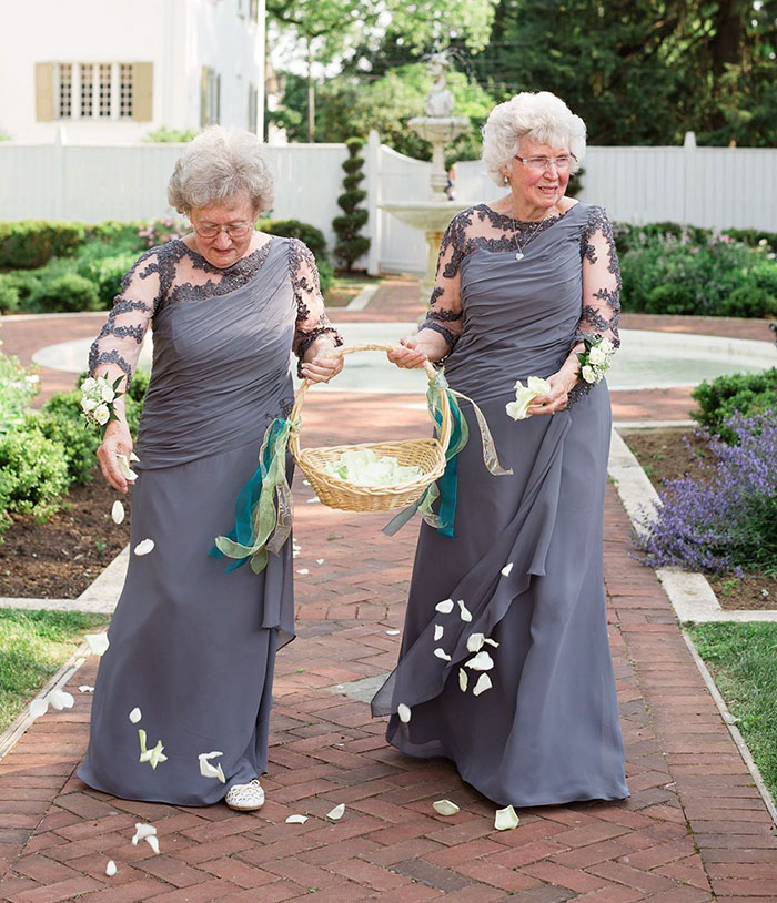 En esta boda, las abuelas de los novios fueron las damitas de honor