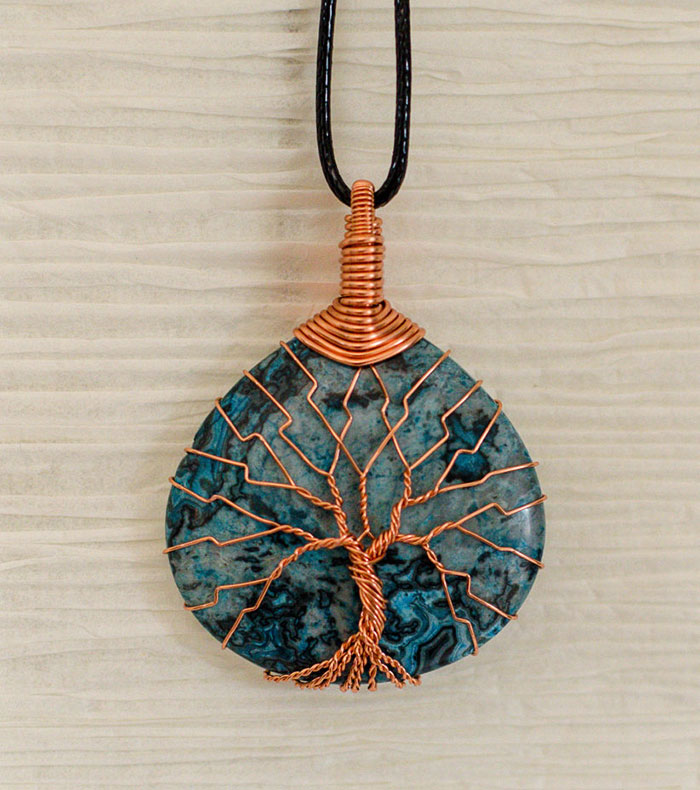 colgantes-arbol-vida-alambre-reciclado-etsy-celina-ortiz (8)