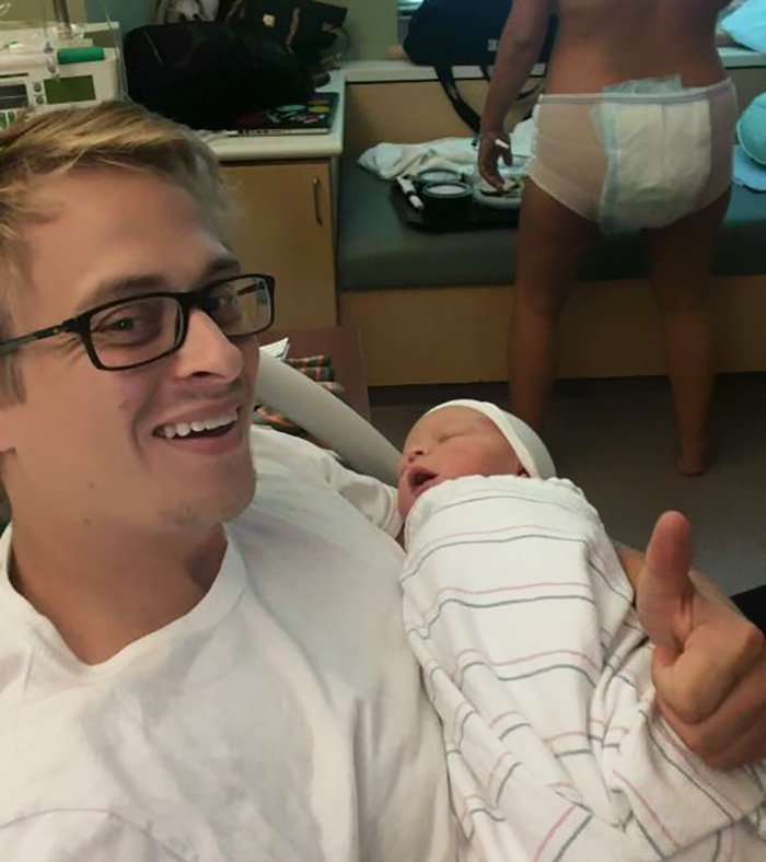 Esta nueva madre publica una foto postparto «sin censura» mostrando la realidad cruda, desagradable y divertida de la maternidad