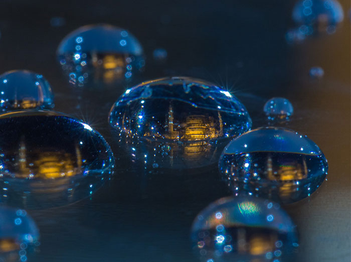 He pasado 15 años fotografiando ciudades en gotas de agua