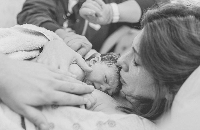madre-fotografia-propio-parto-lisa-robinson (12)