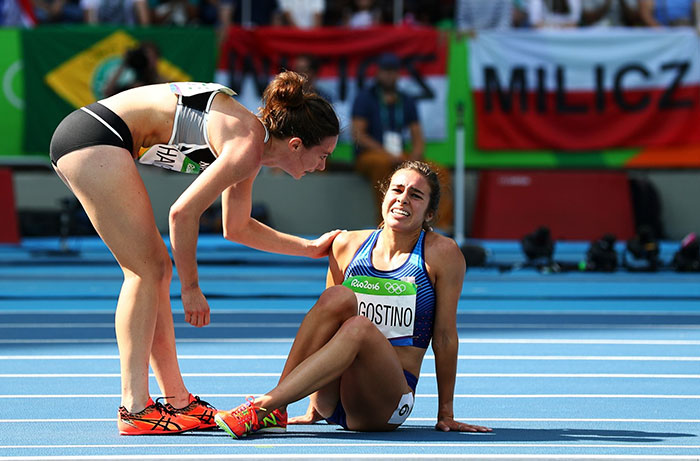 atletas-olimpicas-ayudandose-abbey-dagostino-nikki-hamblin (1)