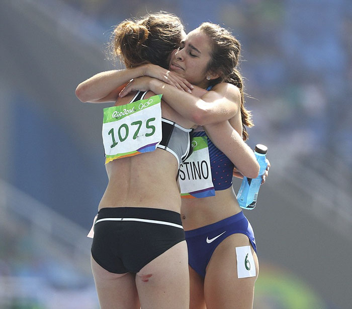 atletas-olimpicas-ayudandose-abbey-dagostino-nikki-hamblin (5)