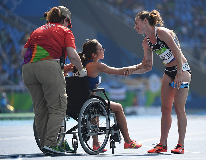 atletas-olimpicas-ayudandose-abbey-dagostino-nikki-hamblin (6)