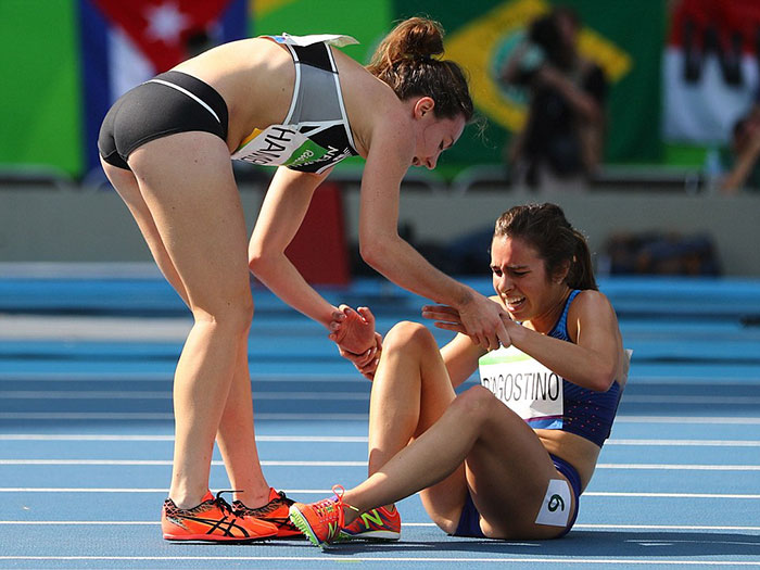 atletas-olimpicas-ayudandose-abbey-dagostino-nikki-hamblin (7)