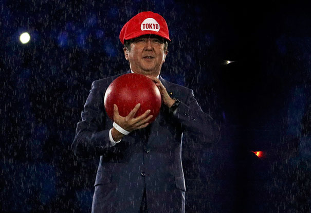 primer-ministro-japon-shinzo-abe-super-mario-clausura-olimpiadas (2)