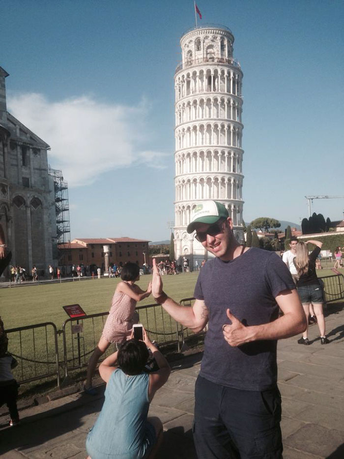 fotos-divertidas-troll-turistas-torre-pisa (5)