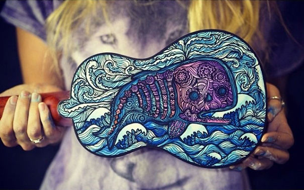 instrumentos-musicales-pintados-salty-hippie (10)