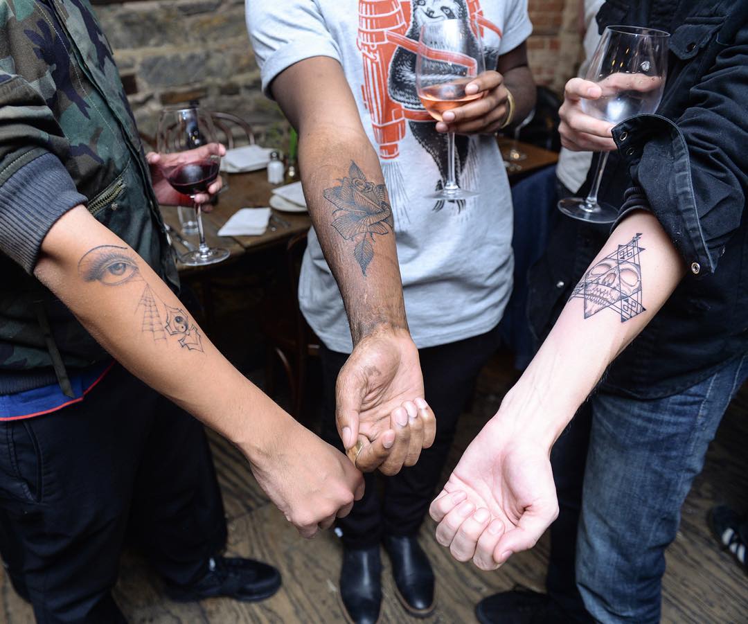 tatuaje-sorpresa-agujero-whole-glory-scott-campbell-2 (4)