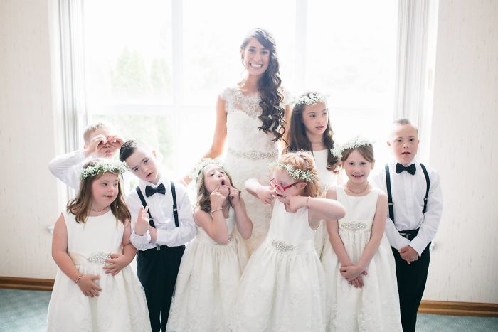 alumnos-sindrome-down-invitados-boda-profesora-kinsey-french (1)