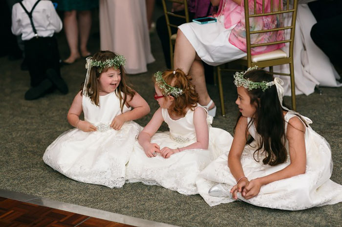 alumnos-sindrome-down-invitados-boda-profesora-kinsey-french (5)