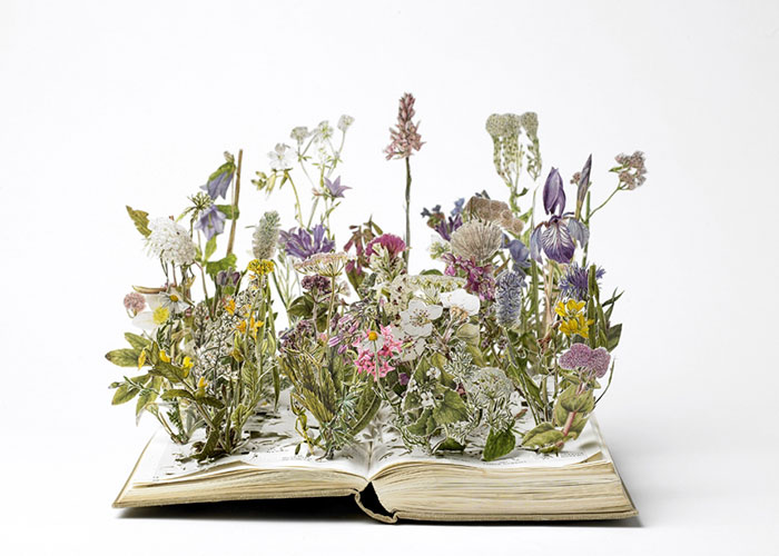 esculturas-iluminadas-libros-viejos-moradas-su-blackwell (1)