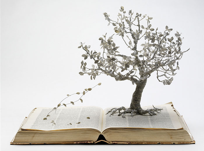 esculturas-iluminadas-libros-viejos-moradas-su-blackwell (8)
