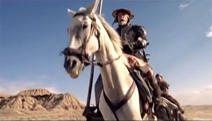 En Un Lugar De La Mancha, De Cuyo Nombre No Quiero Acordarme, No Ha Mucho Tiempo Que Vivia Un Hidalgo De Los De Lanza En Astillero. Y Entonces Comenzaron Los Asesinatos.