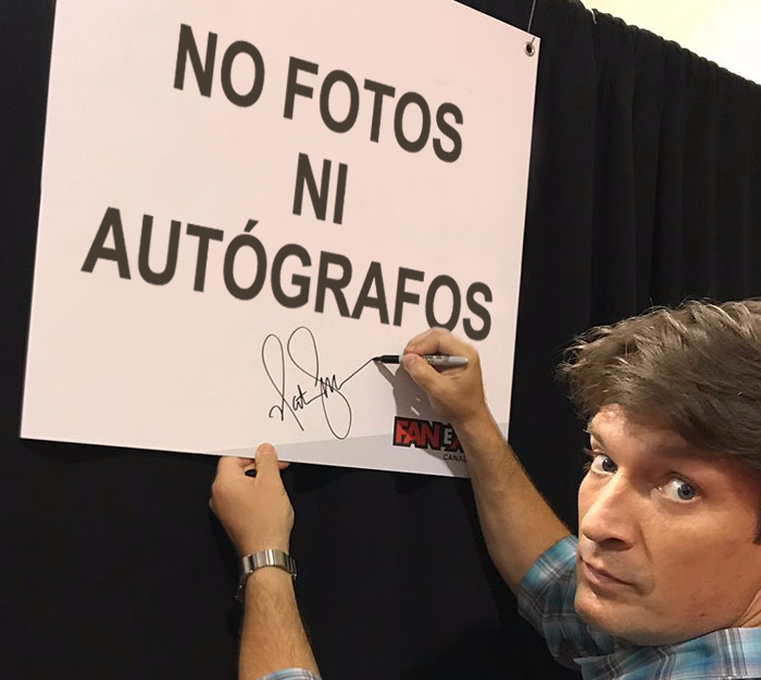 33+ veces que Nathan Fillion demostró ser el tío más gracioso