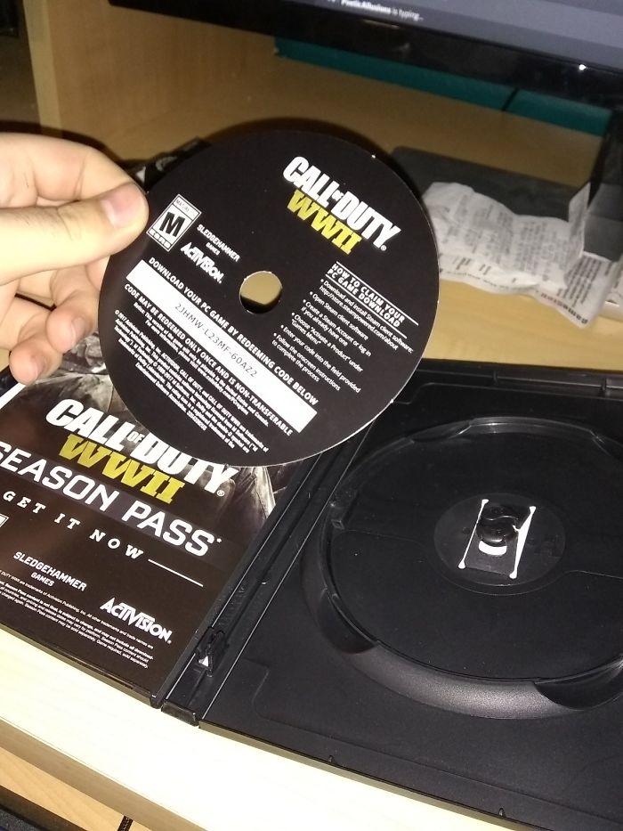 Encargué Una Copia Física De Cod Ww2 Y Me Mandan Esto
