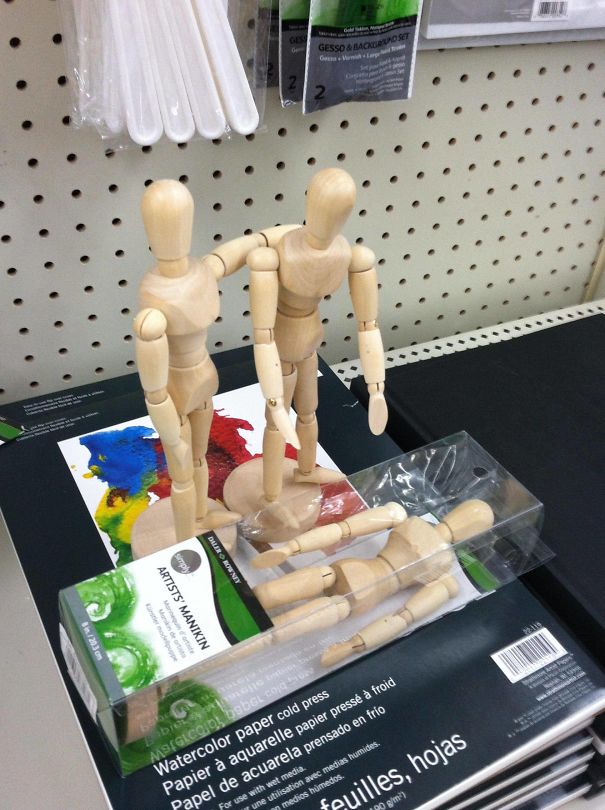 Alguien Tiene Un Sentido Del Humor Retorcido En Esta Tienda De Arte Y Manualidades