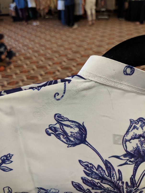 Este Vestido Pakistaní Lleva Una Filigrana Digital De Shutterstock