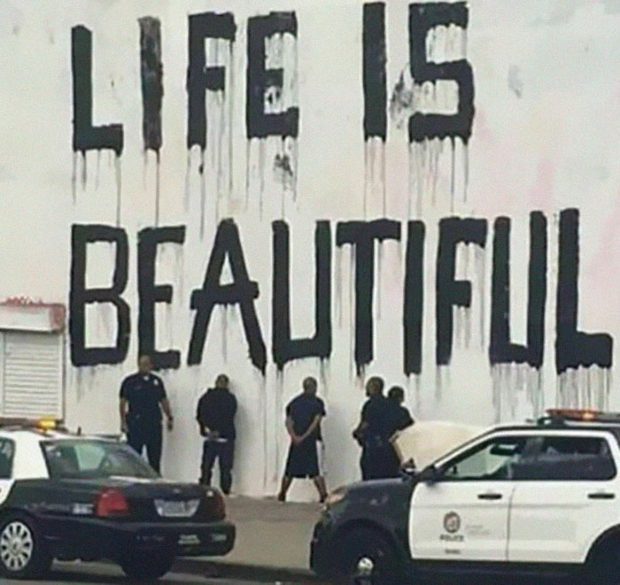La Vida Es Bella