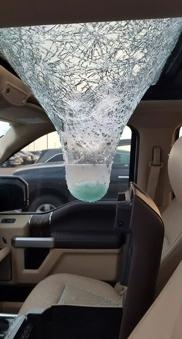 Esto Es Lo Que Parece El Daño Del Granizo A Un Techo Solar
